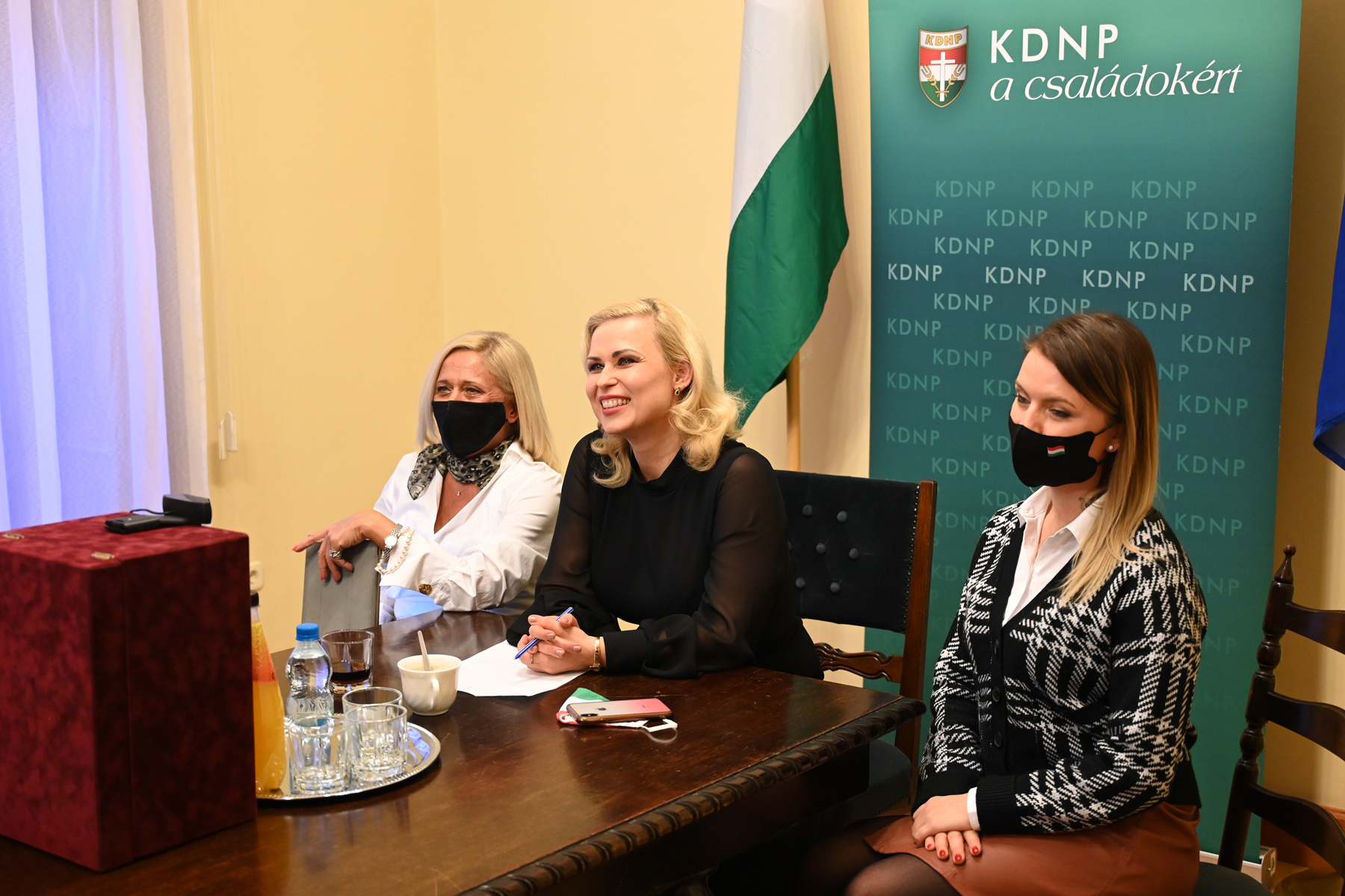juh-sz-hajnalka-fontos-az-azonos-rt-krend-k-z-ss-g-mert-er-t-ad-s
